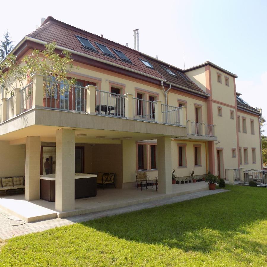 Fortuna Hotel Miskolc Exterior foto
