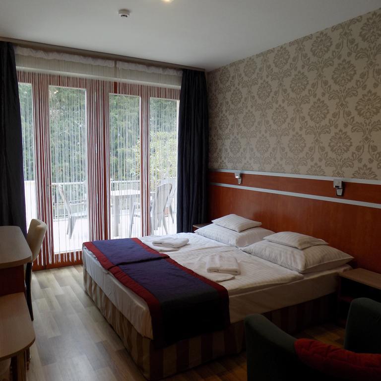 Fortuna Hotel Miskolc Exterior foto
