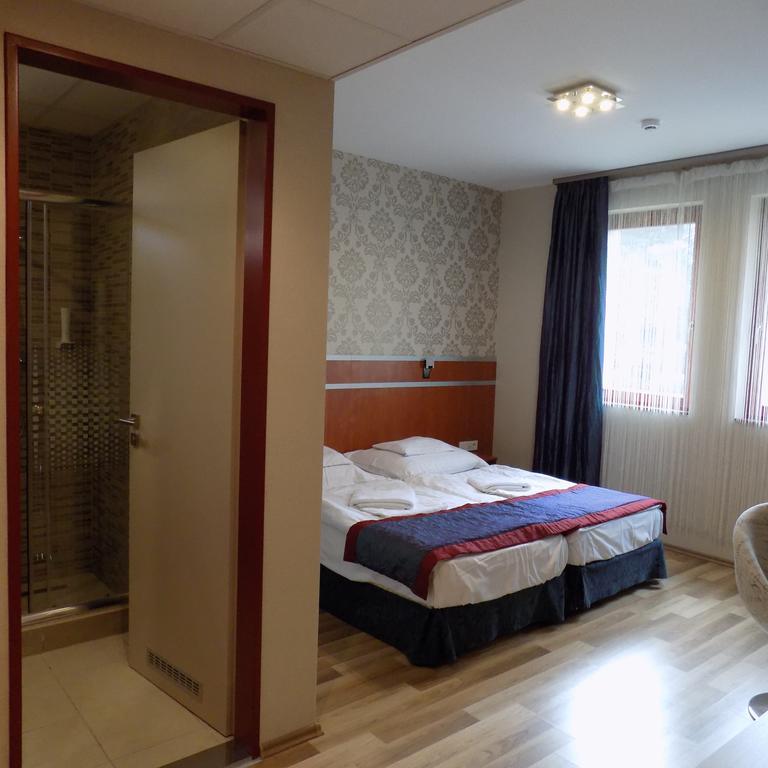 Fortuna Hotel Miskolc Exterior foto